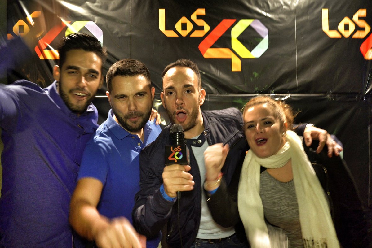 luislopezwdm's tweet photo. Anoche #WDM Petrer fue BRUTAL!! Con @CSanBernardino . Ese público nos lo llevamos de gira!! @40ValleElda #MusicInspiresLife https://t.co/py9FHZMdTy