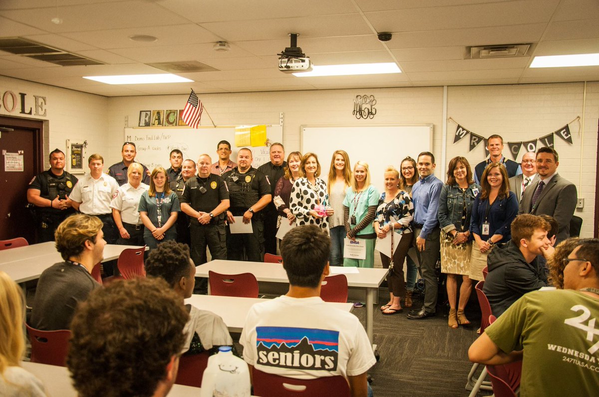 jenksps's tweet photo. Marla Cole, @Jenks_Trojans teacher, was presented with an Everyday Hero award by @EMSAOK for coming to the aid of senior, Cameron Edwards. https://t.co/U7IMSFkeSf