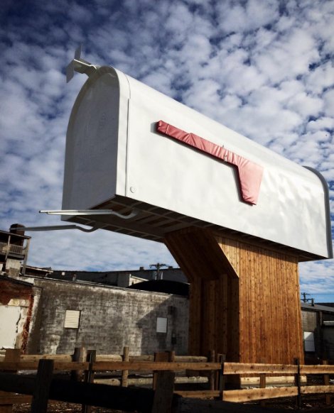 гигантские вещи. ф. клас ольденбург скульптуры. самый огромный предмет. самый огромный предмет.