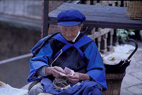 2 billion people lack access to a financial institution. How  can we ensure progress toward #finaccess2020? wrld.bg/xmsm3055eD7