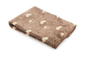 FillYourPaws's tweet image. With the weather getting colder, don't forget to get the Ancol Comfort Blanket - Pink or Brown! ow.ly/QLIO30571a2 #dog #thepetsbiz