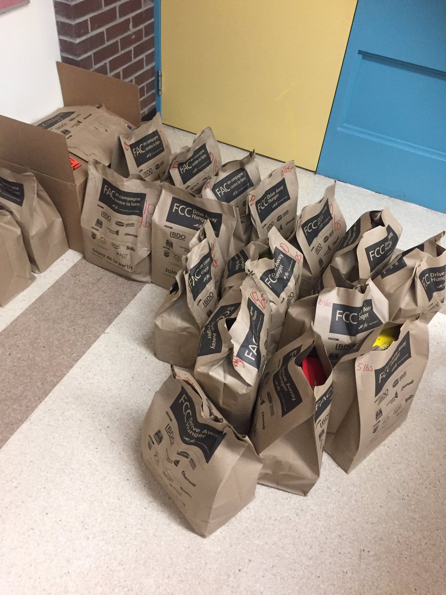 AshMarieDoetz's tweet photo. Only a portion of the 570 pounds they collected! Way to go @WalterAseltine!!  #FCCDriveAwayHunger https://t.co/SRieuamxAk
