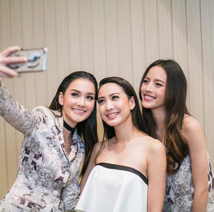 เซลฟี่กับแก้งวิก3 เจ้าแม่นาคีและน้องนาง😍 <a href="/Taew_Nattapohn/">Natapohn T.♡</a> <a href="/nychaaaa/">Nychaa D.</a> #canittfw2016 #canittfashionshow