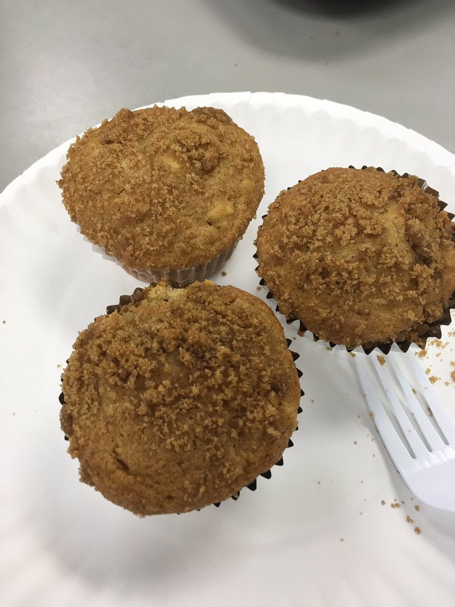 PHScullinary's tweet image. Apple crisp muffins for a super crisp day.