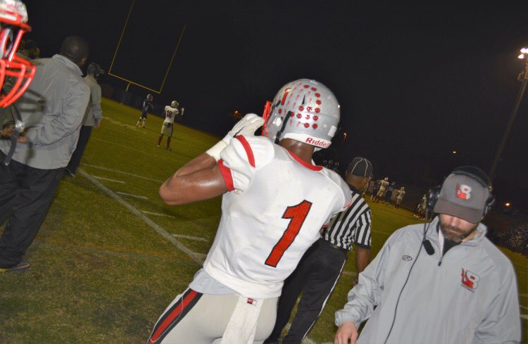 realdealrico_'s tweet photo. @golden___c @2much_ponce @KasimSpin @muh__leek @descolby #NewBlairfootball #OneVizion👁📸 https://t.co/Dwo9TWdTk2