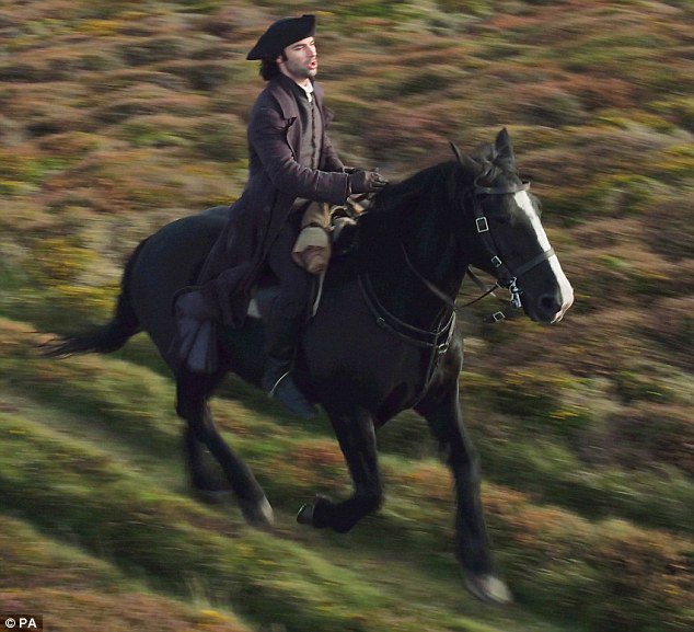 BigIssueIreland's tweet photo. #AidanTurner the #Poldark star interview in current issue of #IrelandsBigIssue https://t.co/S84ieodgkn