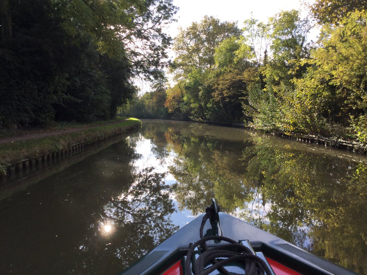 Aornis's tweet photo. Lovely cruise into Coventry Basin yesterday evening for splendid dinner @lasiguanas #hiddentreasures #coventrygreenway #Haversham https://t.co/kAeYGSn3BF