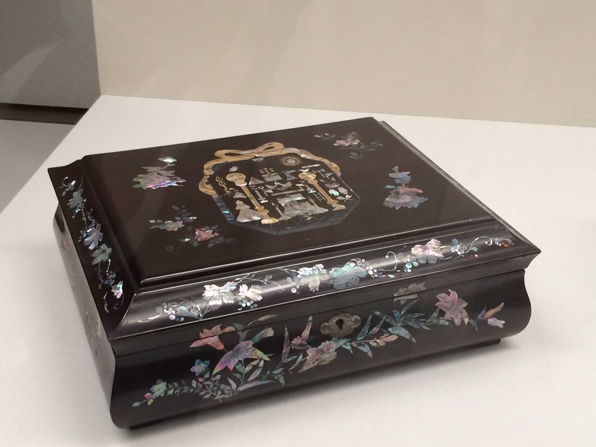 夜中なんで東京国立博物館所蔵の珍品、ダン・ブラウン先生もびっくりの