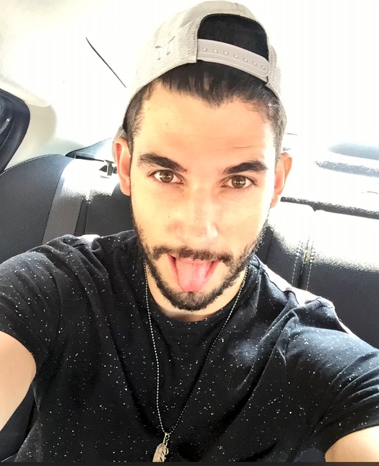 Julian_MTVAYTO's tweet photo. #FelizMiercoles muy feliz después del 4to cap de #mtvayto 🍊 @mtvla ya vamos casi a la mitad😱 que Dios los bendiga🙏🏻🤗 https://t.co/xUG4OS7y4R