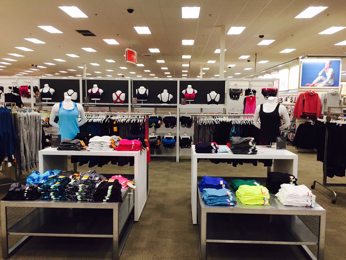meladam2122's tweet photo. New #C9reinvention is set 🙌 ! ❤️myteam #back2basics special thanks to @findmayra @mariahVMTL  @RaquelSapphire for support ! :) @CynthRobles https://t.co/jibMNnyzg4