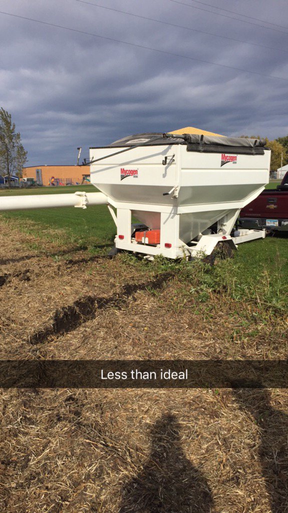 ddsmit13's tweet photo. @ASDK_MN This is why you don't put DEKALB corn in a Mycogen weigh wagon #myfarmmyyield https://t.co/AmZrLWd4pG