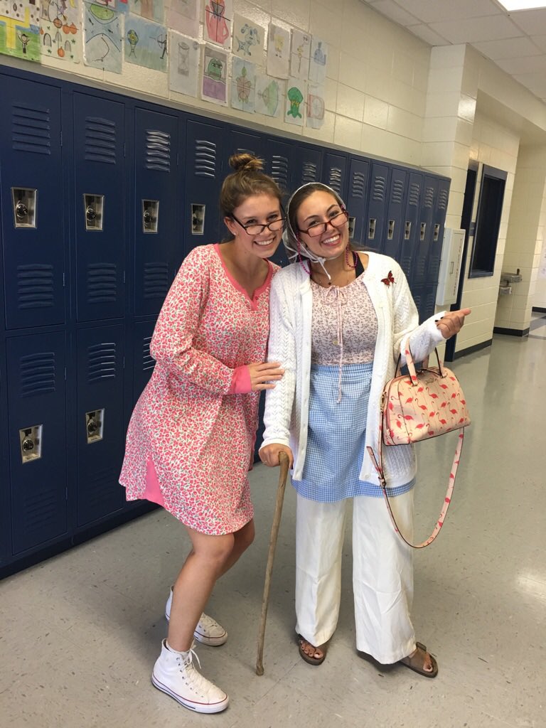 AshlynDallas's tweet photo. plz enjoy this pic of me &amp; my dear friend at our 75th high school reunion! #ohmyheavens #blessurheart #dentures https://t.co/f4QZf1SaWE