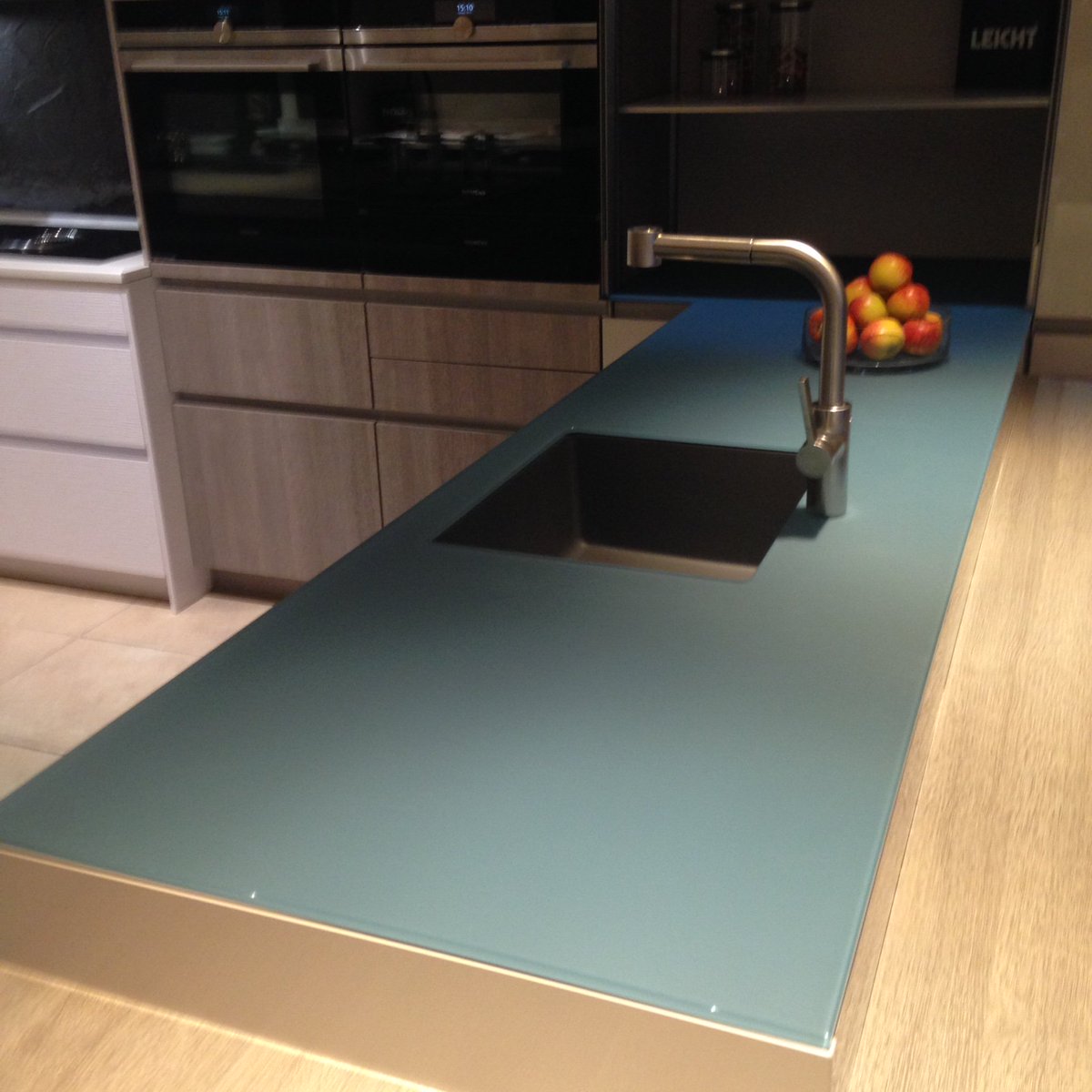 DECOGLAZE's tweet photo. "Deco glaze offers  Matte #glass worktops in 10mm and 19mm 
https://t.co/df1n3uGkQ1" https://t.co/7Nm14Yer8m