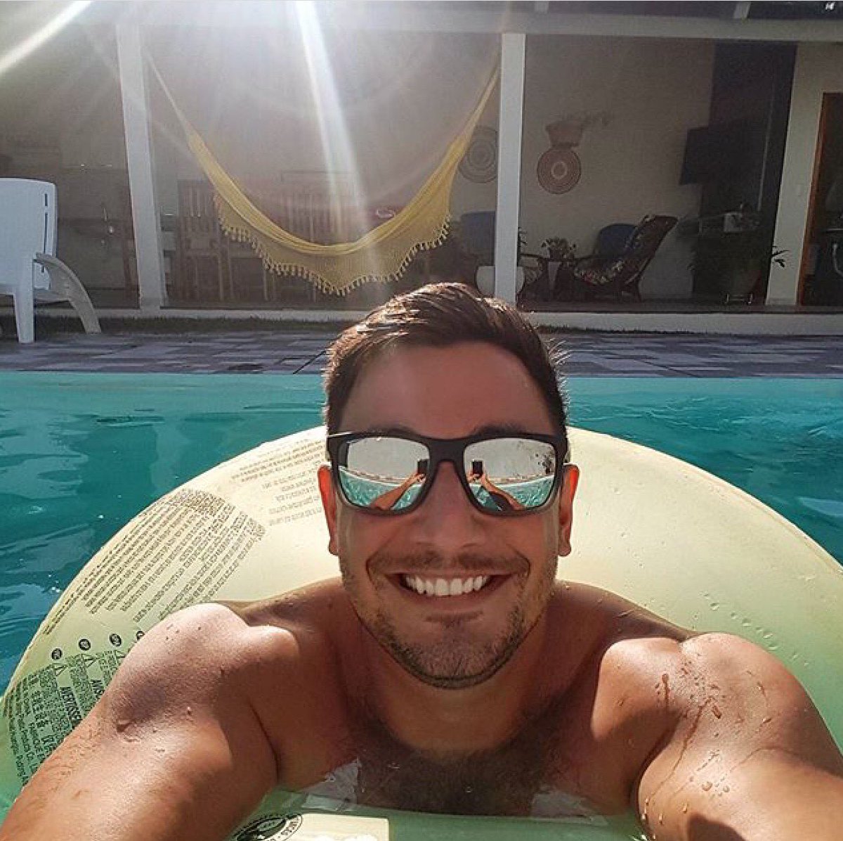 lumberjackapp's tweet photo. It's hump day!😎 https://t.co/O8TZMPeg20 #lumberjack_app #gayman #gayusa #gaybear #gaynyc #gaybrasil #gaylatino #gayuk #gay #bromance https://t.co/F8NbLQowfl