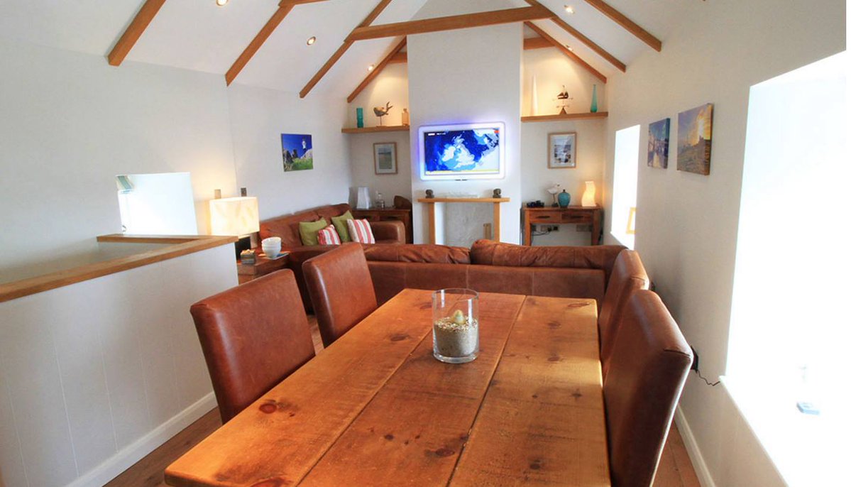 ScillyBodilly's tweet photo. Have a great break with some Isles of #Scilly luxury at Bodilly #Holidaycottage https://t.co/tamL9qLMJb https://t.co/ybqxVDLZTr