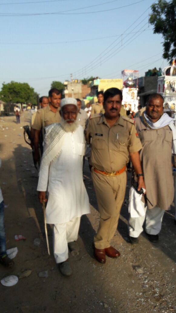 Full cooperation &amp; coordination paves the way for peaceful procession of Muharram in Agra
<a href="/agrapolice/">POLICE COMMISSIONERATE AGRA</a> <a href="/spcityagra/">SP City Agra</a> @Igzoneagra_ <a href="/Uppolice/">UP POLICE</a>