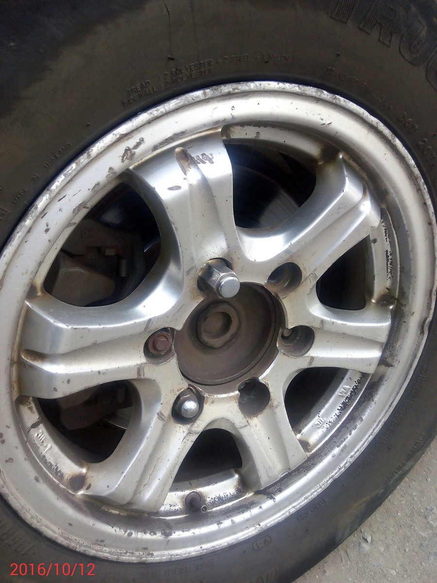 uliramichael's tweet photo. #2NKSacco 
KCC 698B, risks passengers lives! Imagine front tire lacks 3bolts, vehicle was 4rm nai to Nakuru @kot @ntsa_kenya @LarryMadowo https://t.co/dm8Wc0Jrro