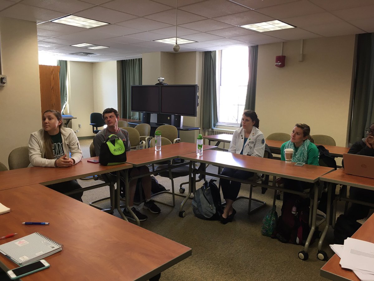 itdiou's tweet photo. Today we enjoyed sharing with medicine students information about the #SummerProgram2017 #ITDI #Ecuador #Research @OUHCOM https://t.co/NgYMFQjlMB
