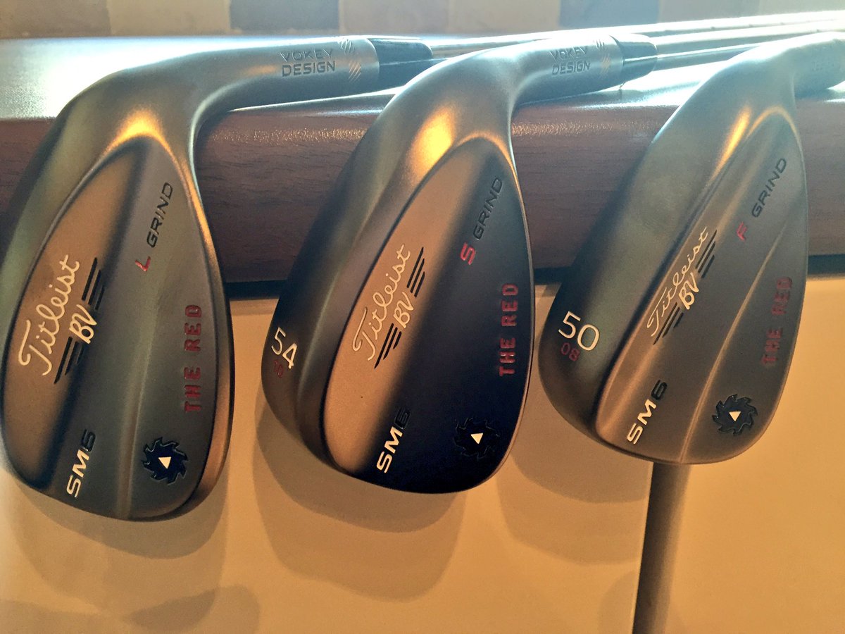 Massive thanks to <a href="/robinmckibbin/">Robin McKibbin</a> for these birdie makers from <a href="/TitleistEurope/">Titleist Europe</a> #TheRed #Zippers ⛳️⛳️