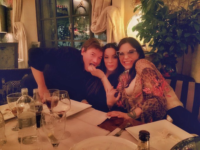 Le foto del mio Birthday! Grazie @AlbertoDandolo @SabrinaGanzer @GPanellaa @pulcepalma https://t.co/<a class="tags" target="_blank" title="On Twitter" href="/?out=eyJ0eXAiOiJKV1QiLCJhbGciOiJIUzUxMiJ9.eyJpYXQiOjE3MzA5NDY2MzQsImlzcyI6InR3cG9ybnN0YXJzLmNvbSIsIm5iZiI6MTczMDk0NjYzNCwiZXhwIjoxNzYyNDgyNjM0LCJyZWRpcmVjdF91cmwiOiJodHRwczovL3R3aXR0ZXIuY29tL0FsYmVydG9EYW5kb2xvIn0.ZB6CAkwvDdrd0CG9Q5SFwwDyHL9ajaWSqatMh3MZJAmHCufGFCr4CjMhLBnajXo9j0Ug4qWr305mcCFTZi19ew">@AlbertoDandolo</a><a href="/tag/vibratorematildaferragni"class="tags"><span>#vibratorematildaferragni</span></a>