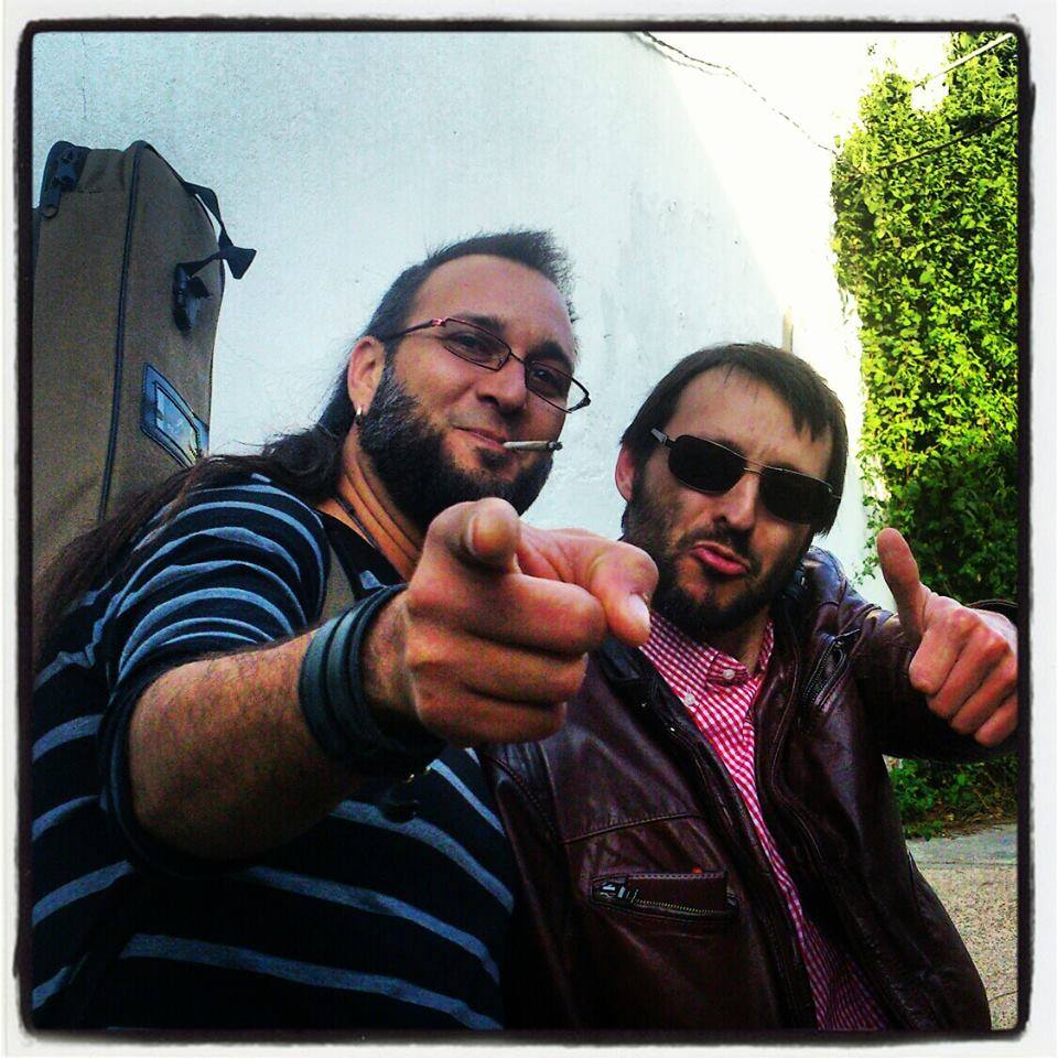 Vuelve la #MúsicaenDirecto, este viernes a las 22:00H. <a href="/DanielMata78/">Daniel Mata Cruzado</a> en el callejón del gato  ¡Toma ya! #LaPuebladelRío #alSurdeSevilla