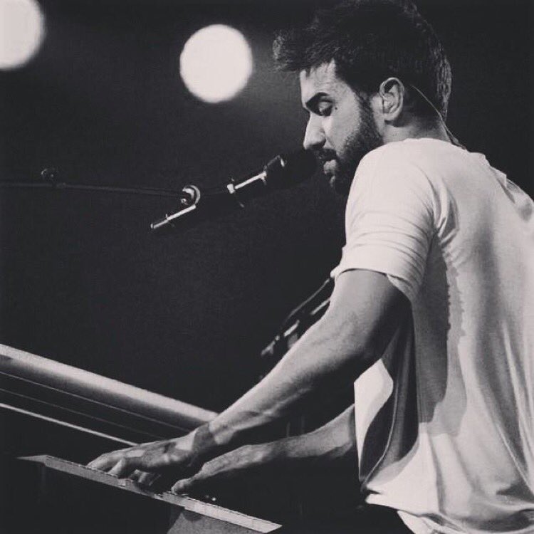 Mariely0088's tweet photo. @HTVMusica Sin duda alguna yo me quedo con mi @pabloalboran y su canción "Recuérdame" 😍❤️🎤 #VsHTV https://t.co/fDMOkS4hLz