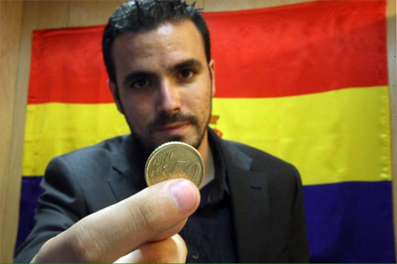 atooca's tweet photo. "Los ricos esconden sus intereses detrás de cualquier bandera". Gran frase @agarzon https://t.co/77Vp1wVhW1