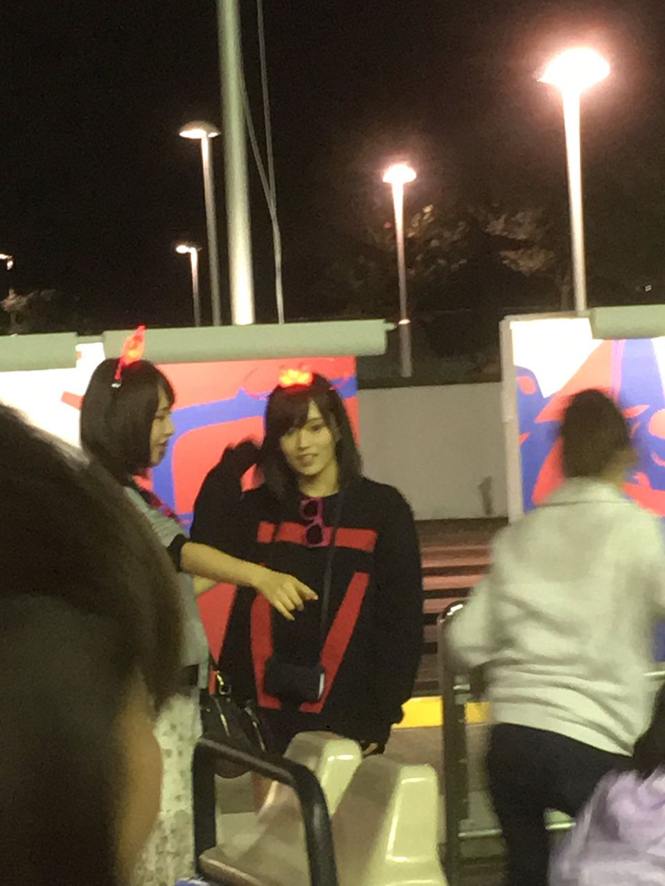 芸能人目撃情報 芸能ニュース 芸能速報 Twitter પર 10 12 芸能人目撃情報 東京ディズニーランド Nmb48 山本彩 Akb48 高橋朱里 T Co Sudl9jhljw Twitter