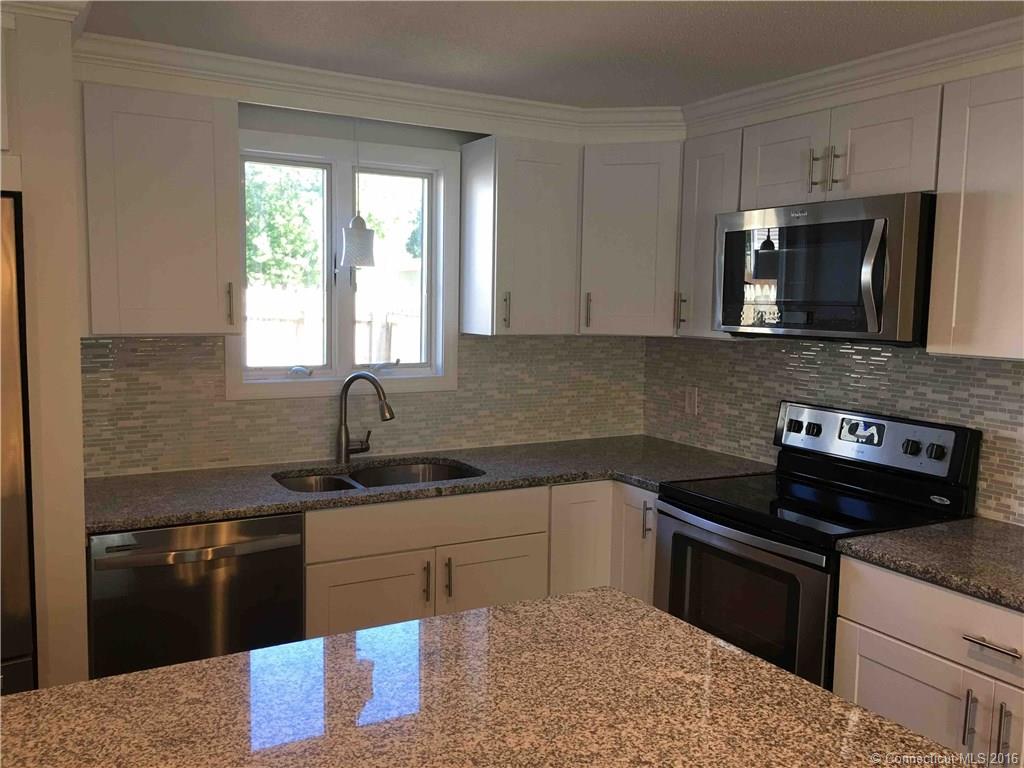 InnovProp's tweet image. Open house this Sunday from 1:00 PM to 3:00 PM. This condo features 3 beds, 1.1 baths and a deck. For more information call 860.635.7355