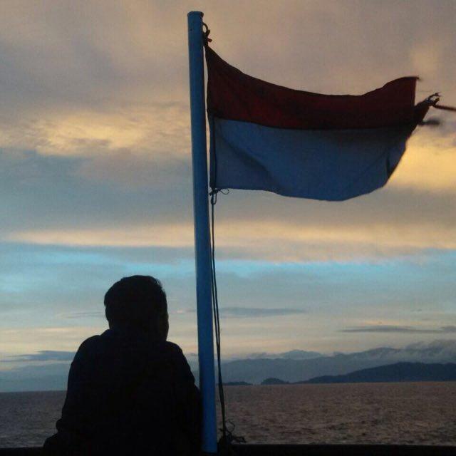 teduhku's tweet photo. Come hangout with me on #BIGOLIVE. https://t.co/BgeF0qugMX https://t.co/WMmcsbOPW8