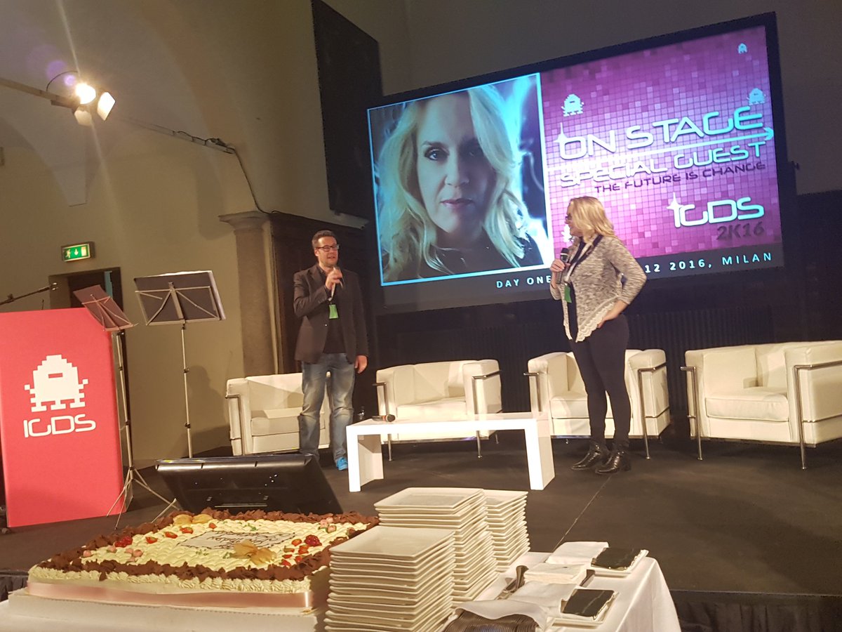 Museoscienza's tweet photo. Brenda Romero festeggia il suo compleanno al Museo Happy Birthday @br  @AESVI #IGDS2016 https://t.co/wgNlbVPWIp