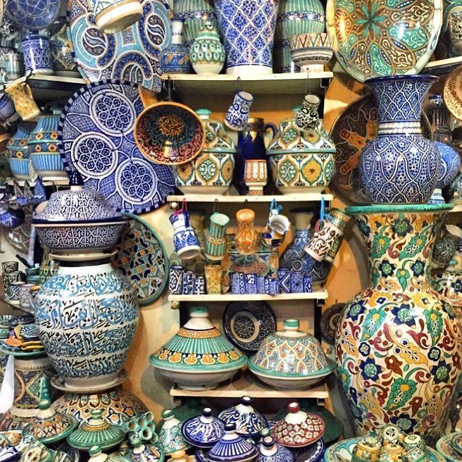 madelineweinrib's tweet photo. My obsession #ceramics #shoppingthemedina #Marrakech 💙💙 https://t.co/YkkJ9byMwF https://t.co/FfEf9bJbMR