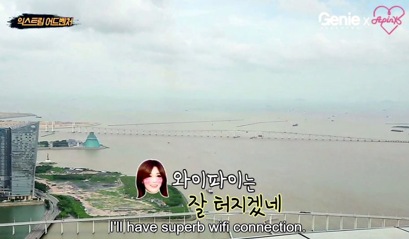 apinkrelatable's tweet photo. eunji in one of the biggest towers of world and that's what she's thinking https://t.co/NcQ6Irgzyd