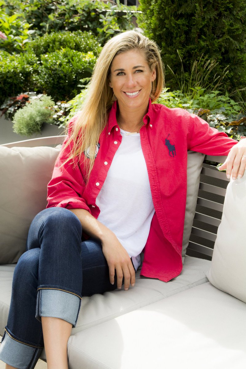 EssilorPRO's tweet photo. .@AprilRossBeach discusses Xperio UV &amp; sun protection. For her, #AprilACES was a no-brainer! Photo: @AthleisureMag https://t.co/Me4vUEOgZI