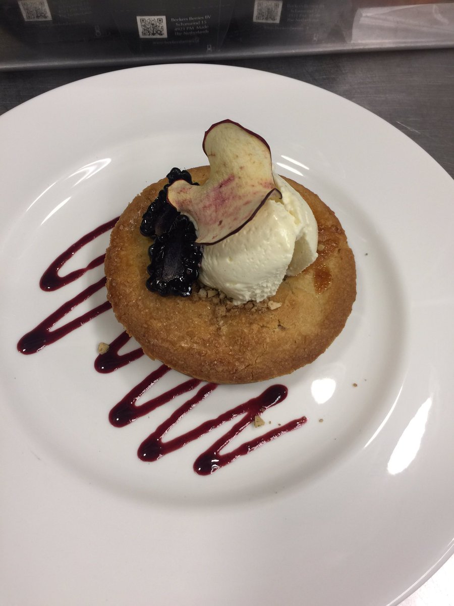 London_Pastry_C's tweet photo. Just put this apple &amp; blackberry pie with cinnamon whipped cream on our dessert menu at #hamyardhotel s #dessert menu  #pastrychefs https://t.co/I62jn5YeXb