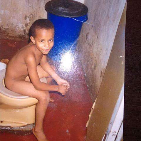 RafaShow22's tweet photo. Feliz dia das criançasssss kkkkkkkkkk 😂😂 https://t.co/GTuPC0rl1C