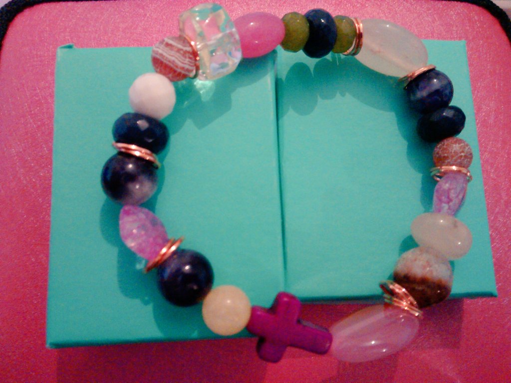 gemsandreagover's tweet photo. #citrine #colourful #Amethyst #Rosegold #Crackled #Quarts #banded #Agate relaxing #happyhandmade #love #spirital xxx https://t.co/UkkVqwPklz