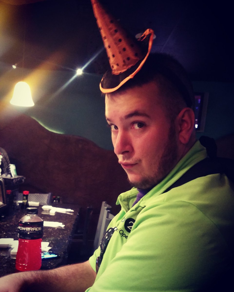 Love2fix916's tweet image. #love2fix is ready for #halloween. #owner #witchhat #dressup