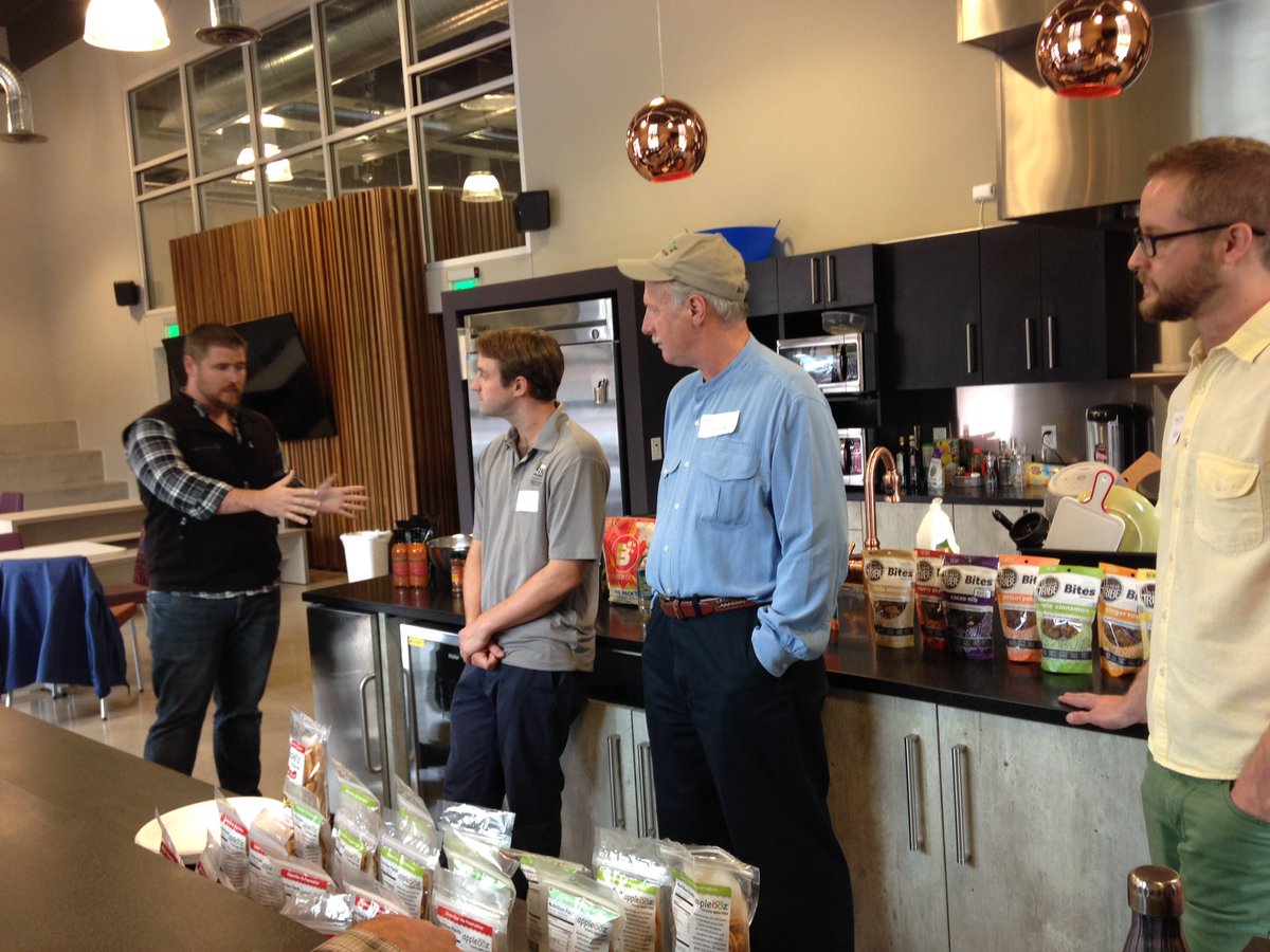 newhopenetwork's tweet photo. Thanks to our neighbors at 1908 Brands for stopping by! @thrivetribesnax @BoulderCleaners @Appleooz https://t.co/iiQHbL4oEg