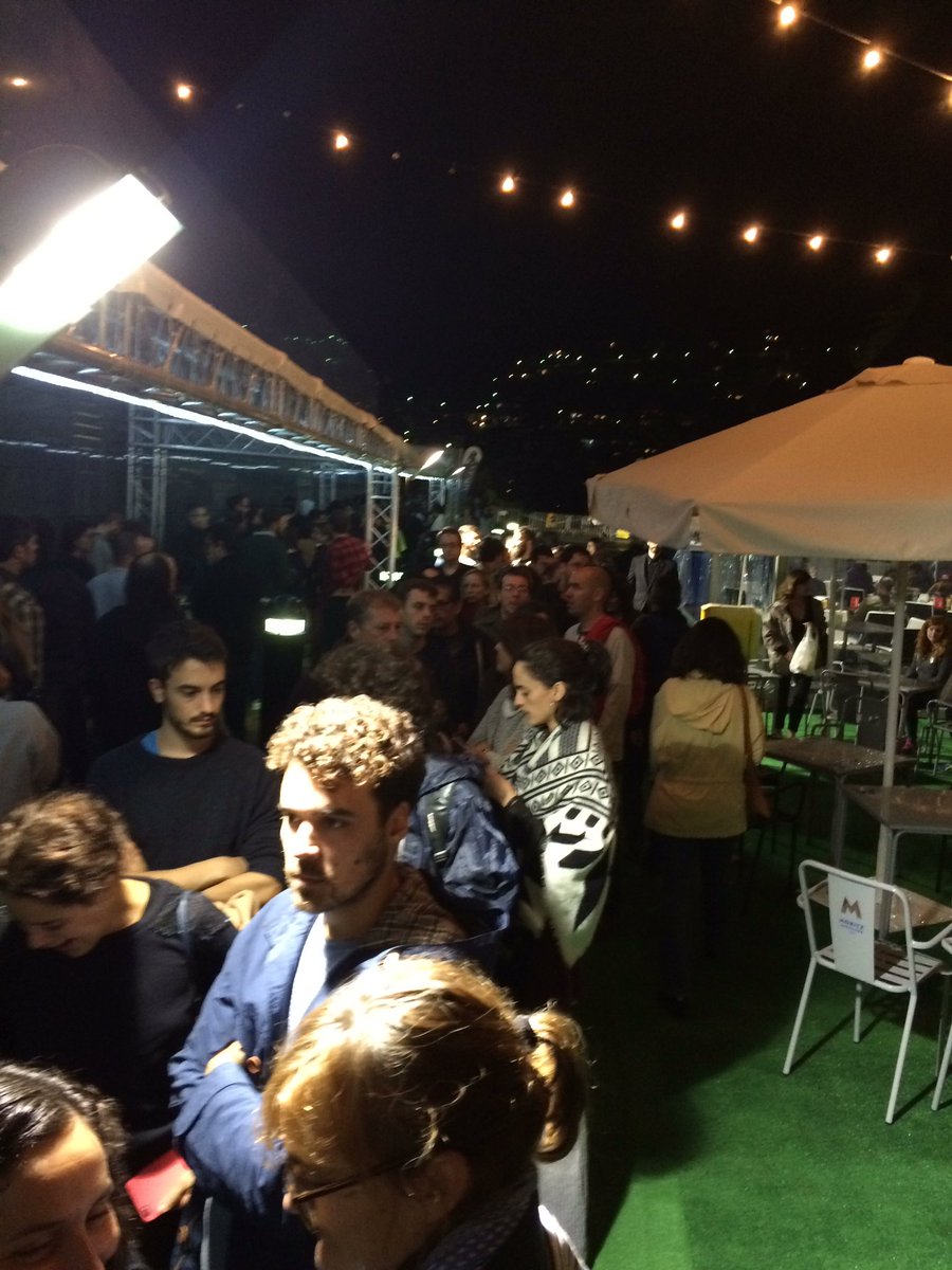 fjlopezpellicer's tweet image. Esta cola tiene una complejidad definida por 180D, 90I, 45D, 45I, 90D #Sitges2016 #ComputerSciece