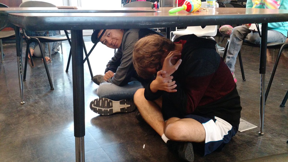 AHSRoomA101's tweet photo. Practicing earthquake safety in preparation for the Great Shakeout @ArcadiaUnified 
#shakeout https://t.co/FQotuks7HV