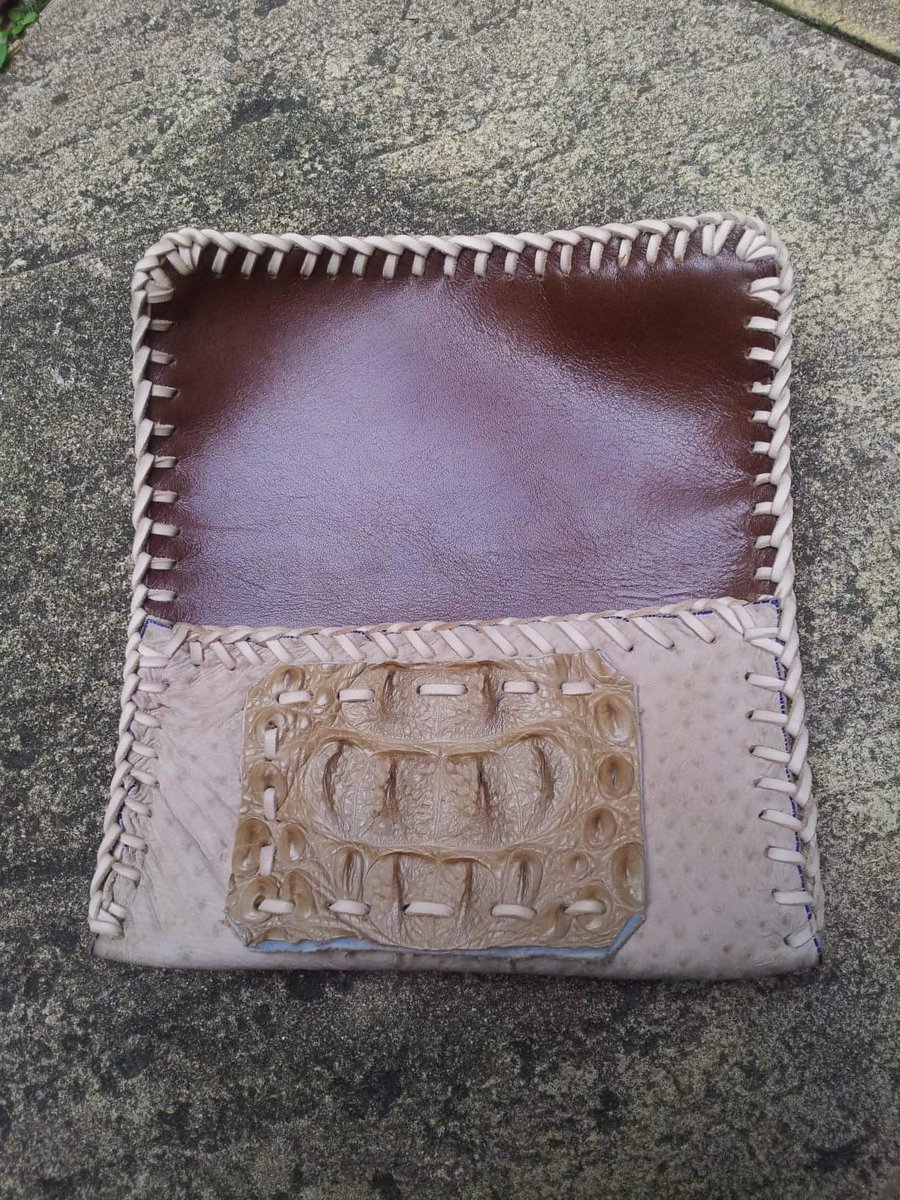 KrisErickson77's tweet photo. #Australeather
#sellhigh #sellercentral #seller #selladore
Exotic Emu,Crocodile and Kangaroo wallet and pouch sale https://t.co/GjFJxjbhOM