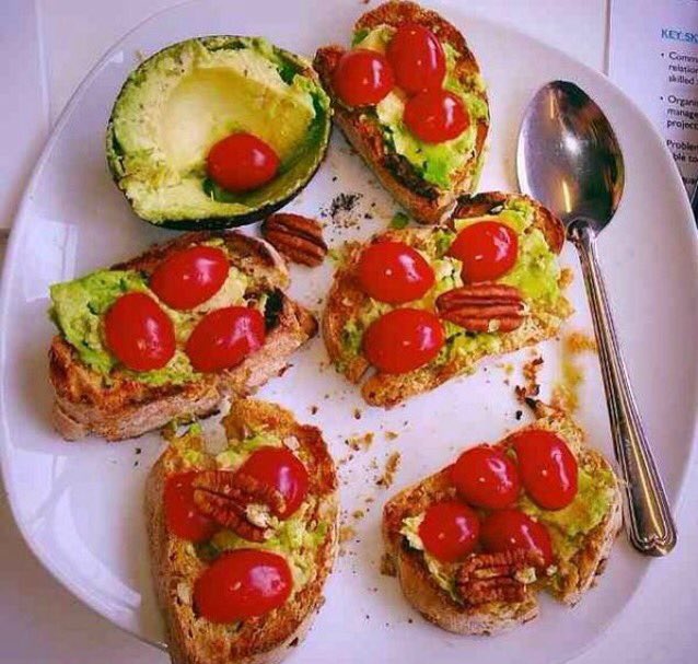 Simple lunch 🌿 fresh bread with avocado, baby organic tomatoes &amp; pecans #Vegan #CrueltyFree #Vegetarian #EatFigsNotPigs #VeganWarrior 🍃🌿