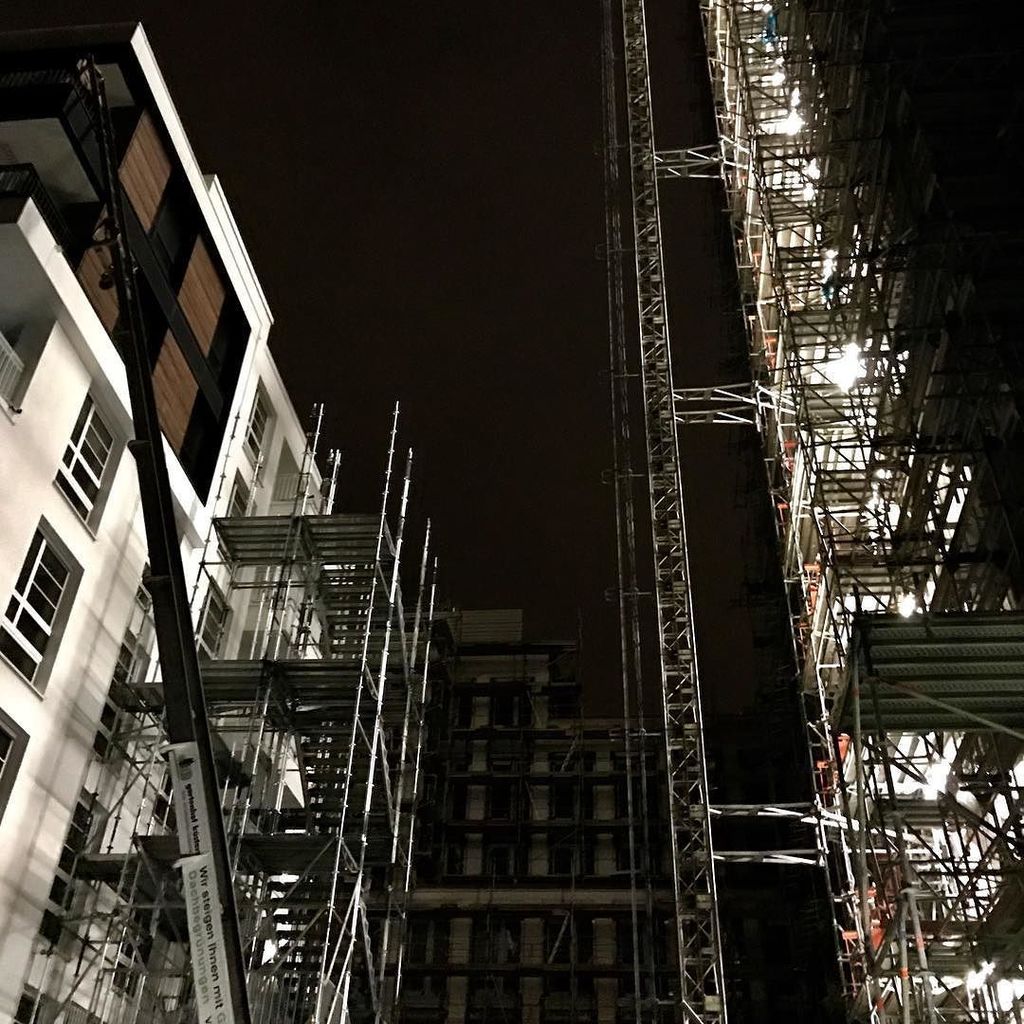 Cnayse's tweet photo. #industrial #building #buildings #dรผsseldorf #dus #construction #shellconstruction #scaffoโฆ https://t.co/wJr0X12ngo https://t.co/GyLqRDJ6yJ