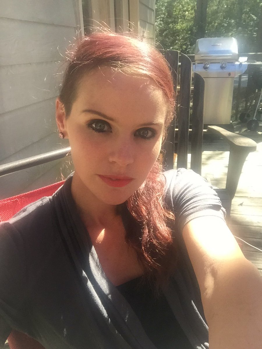 kodyevans21's tweet photo. Hey everyone!! Working on some exciting stuff coming soon!!! #workingbabe #prettyoutside #lovinthaweather https://t.co/dzhQOTGMiB