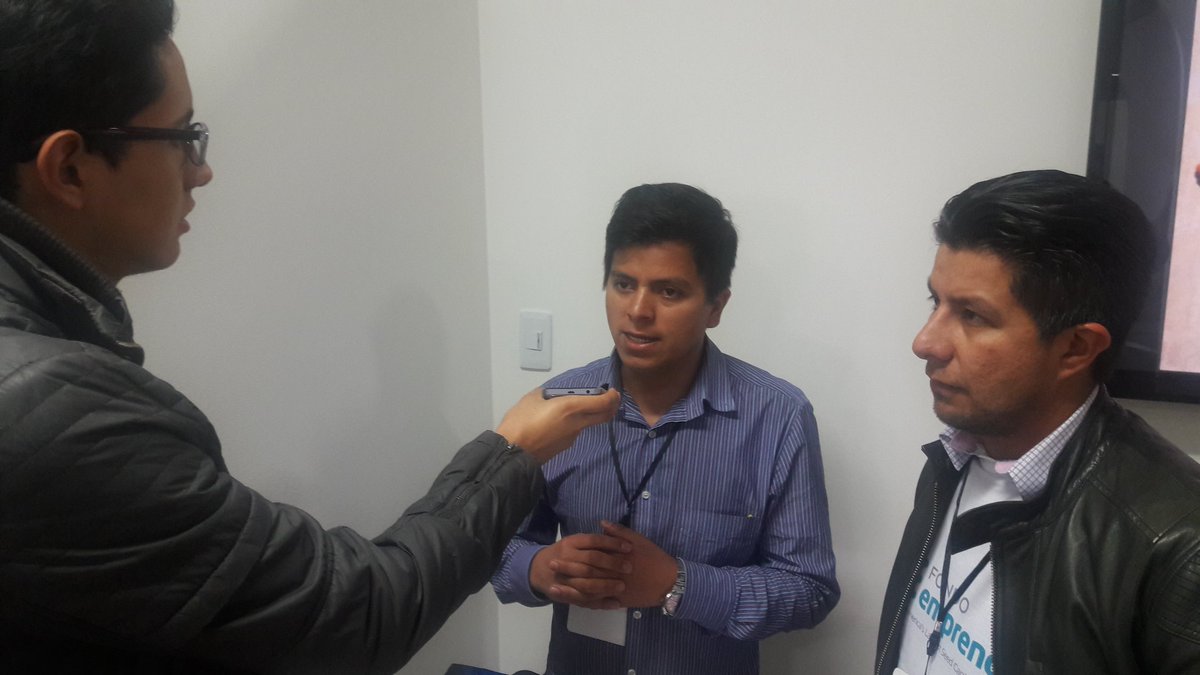 leito6125's tweet photo. En este momento son entrevistados para la televisión nacional nuestros emprendedores de @DAGAmedia Empresa Boyacense presente en este evento https://t.co/rxuE5Hprzk