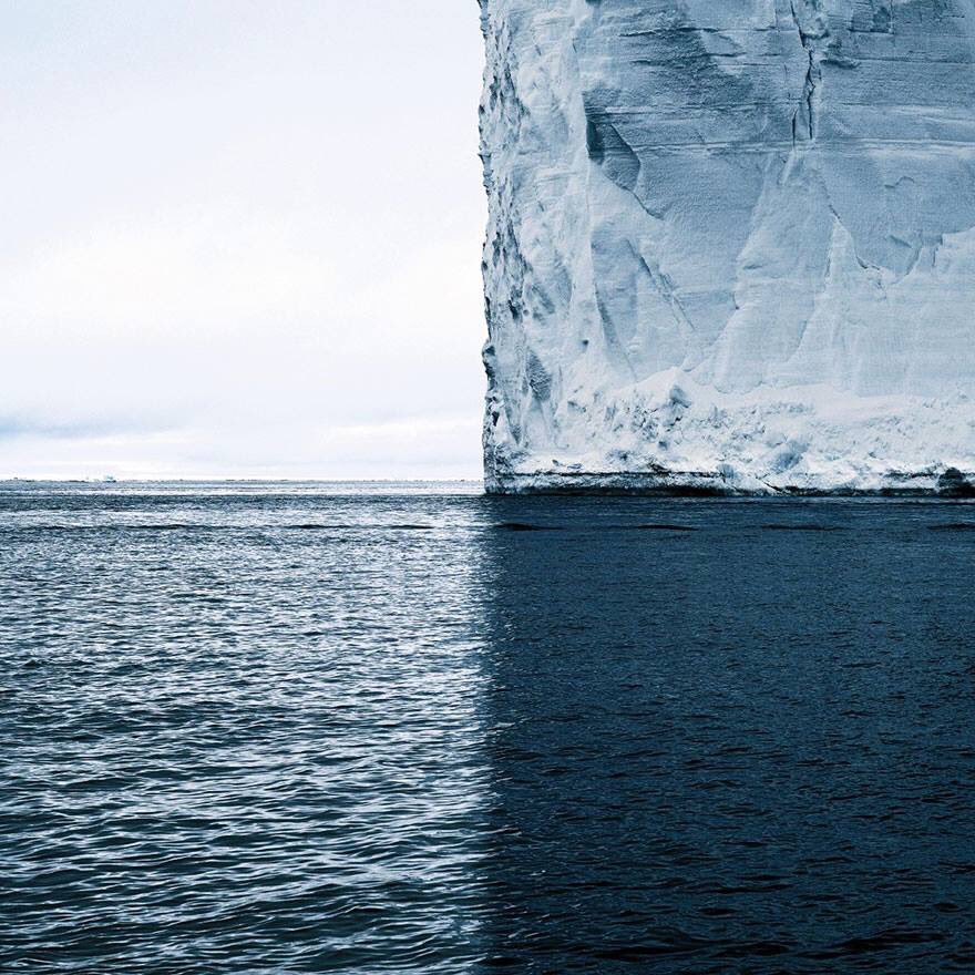 CynthiaTreger's tweet photo. @boredpanda // This iceberg’s shadows divide the world into 4 perfect quadrants https://t.co/rCVIDFf01z https://t.co/BxYhvhEK00