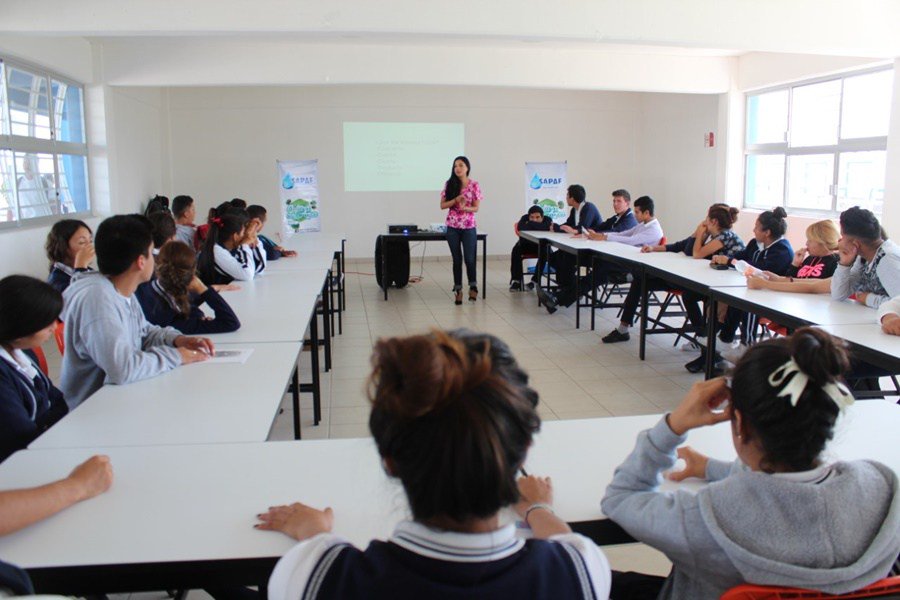 InformadorR's tweet photo. Estudiantes a cuidar el agua #CECyTE #SAPAF https://t.co/tEnHZnqKxp https://t.co/aELUytVYny