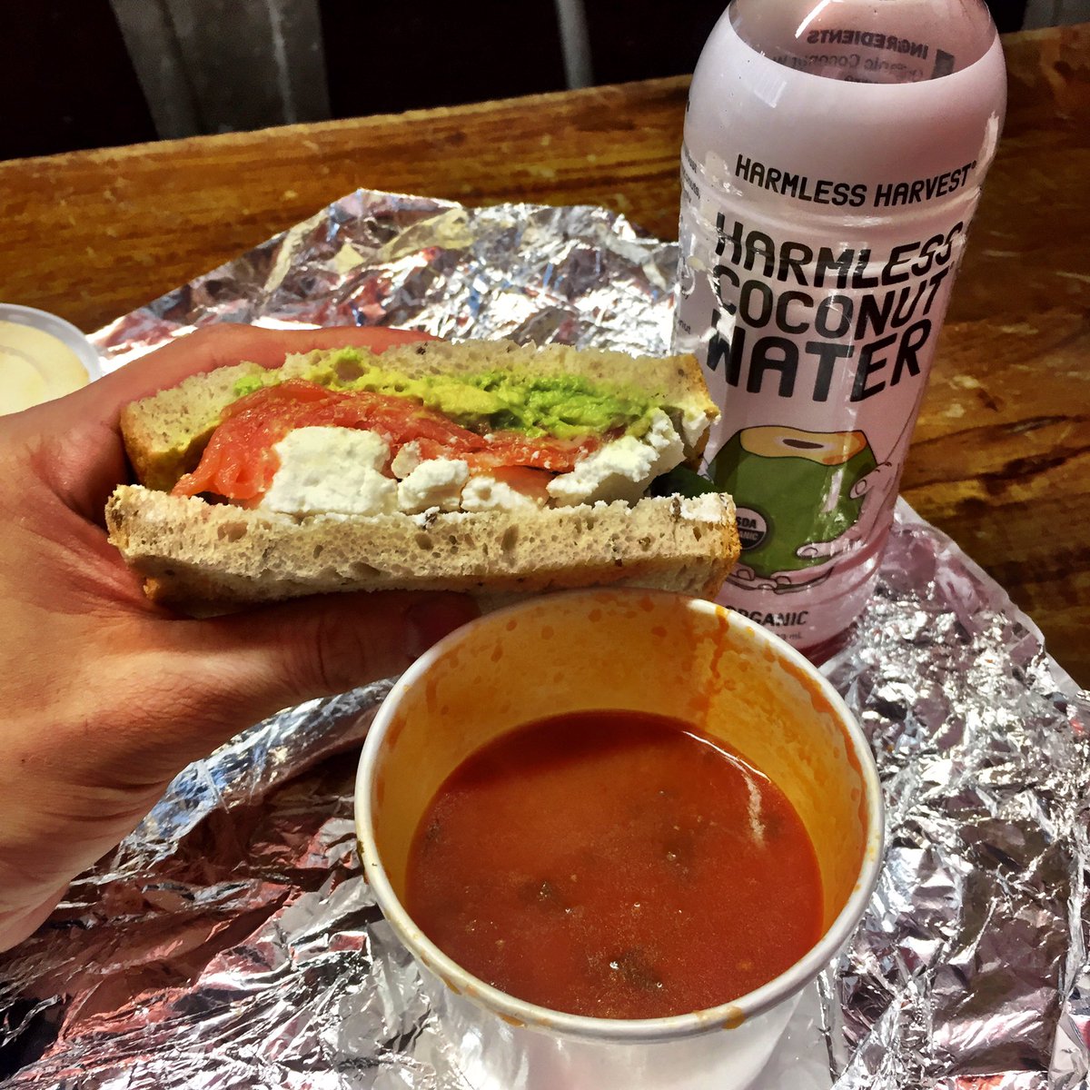jamescruzbass's tweet photo. Just in time for a quick bite. #ilovenewyork https://t.co/wSyFRsVb5j
