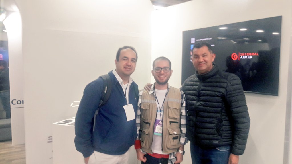 leito6125's tweet photo. Con su idea de negocio, la Empresa Tolimense Integral Aérea; le apuesta a trabajar por lo alto con vehículos aéreos no tripulados. @wdaza https://t.co/QwQfZuhhbg